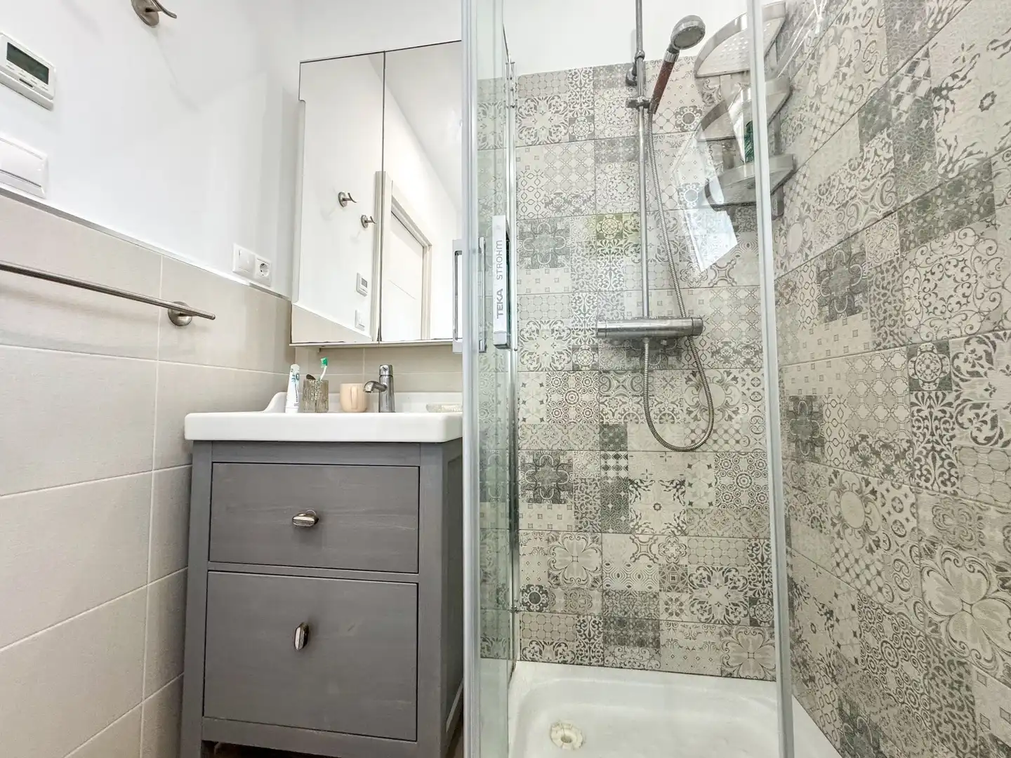 Bany de Casa o xalet de lloguer en Torrevieja amb Aire condicionat, Jardí privat i Terrassa