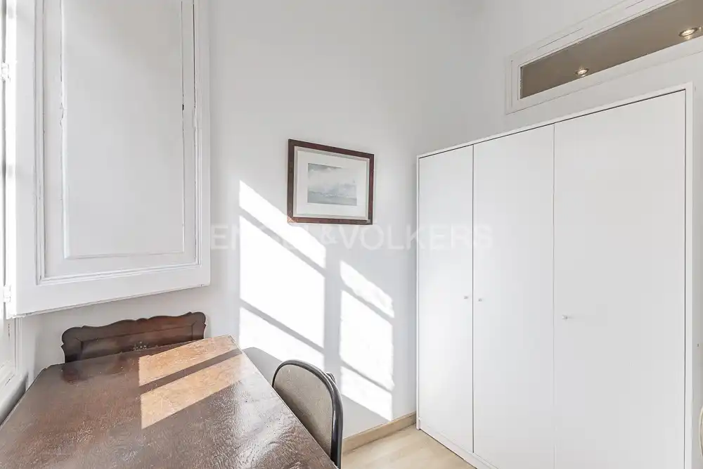Schlafzimmer von Wohnung zur Miete in Barcelona mit Heizung, Parkett und Möbliert