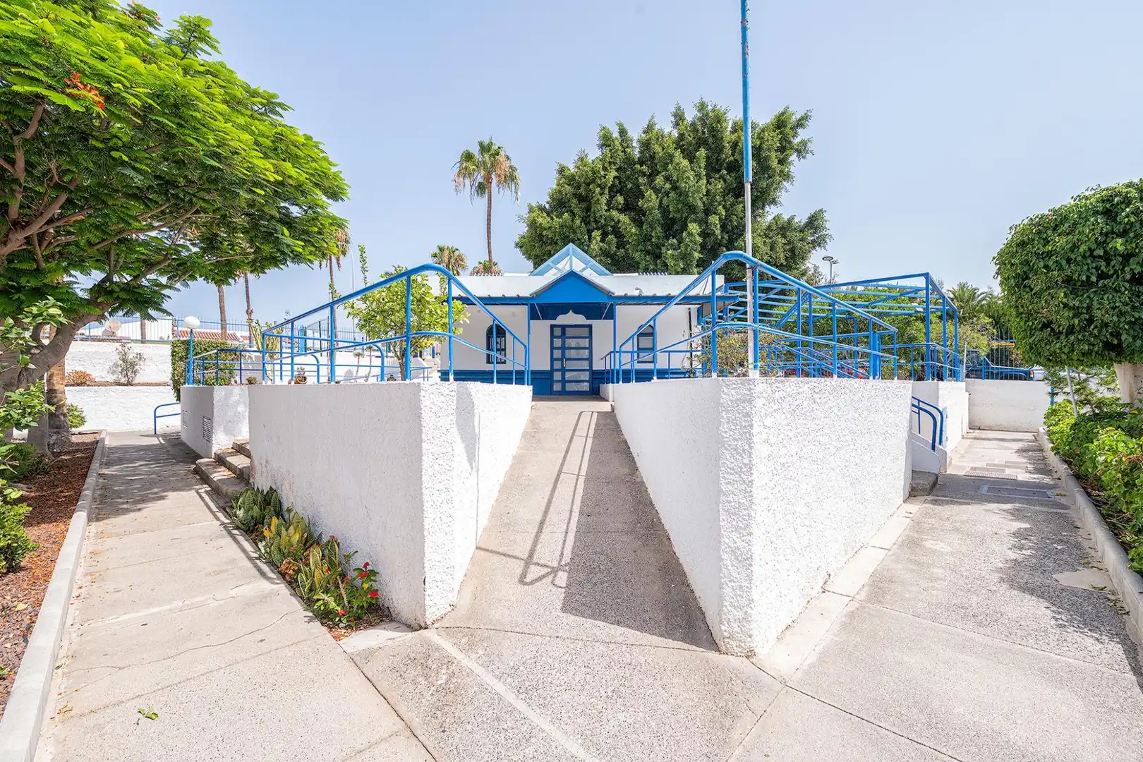 Vista exterior de Casa adosada en venta en San Bartolomé de Tirajana con Aire acondicionado, Jardín privado y Terraza