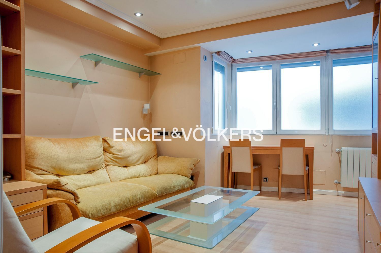 Living room of Apartment for sale in  Madrid Capital  with Air Conditioner and Heating