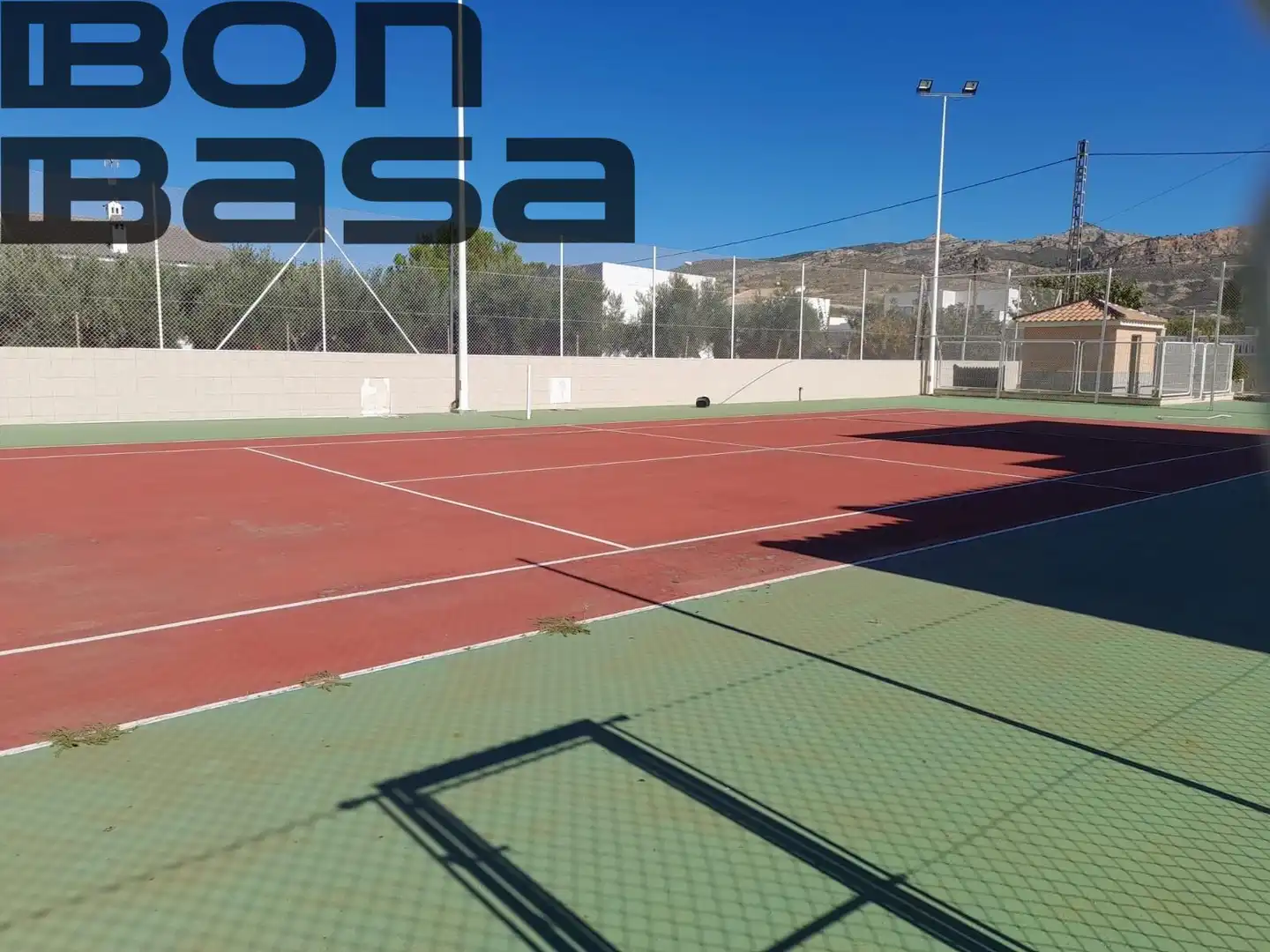 Vista exterior de Casa o xalet en venda en Alicante / Alacant amb Aire condicionat, Jardí privat i Piscina