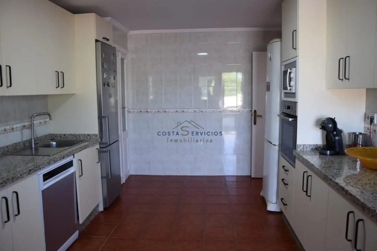 Cuina de Finca rústica en venda en Gibraleón amb Aire condicionat, Terrassa i Piscina