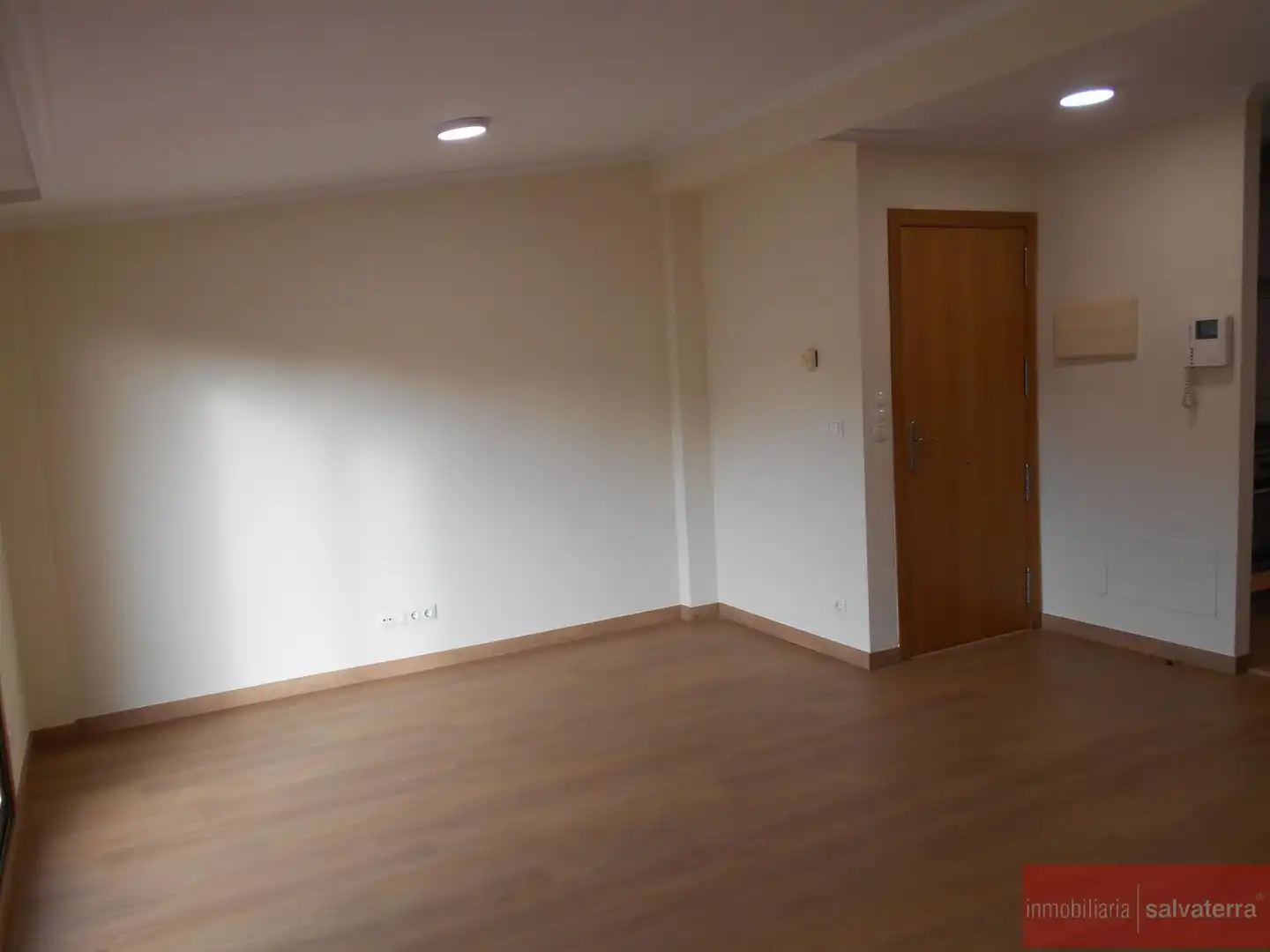 Habitación de Ático en venta en Salvaterra de Miño con Calefacción, Terraza y Trastero