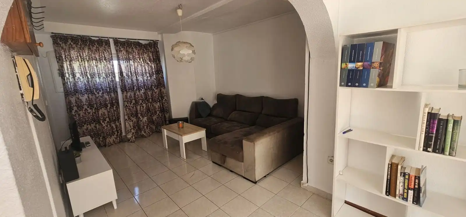 Sala d'estar de Apartament en venda en L'Alfàs del Pi amb Aire condicionat, Calefacció i Jardí privat
