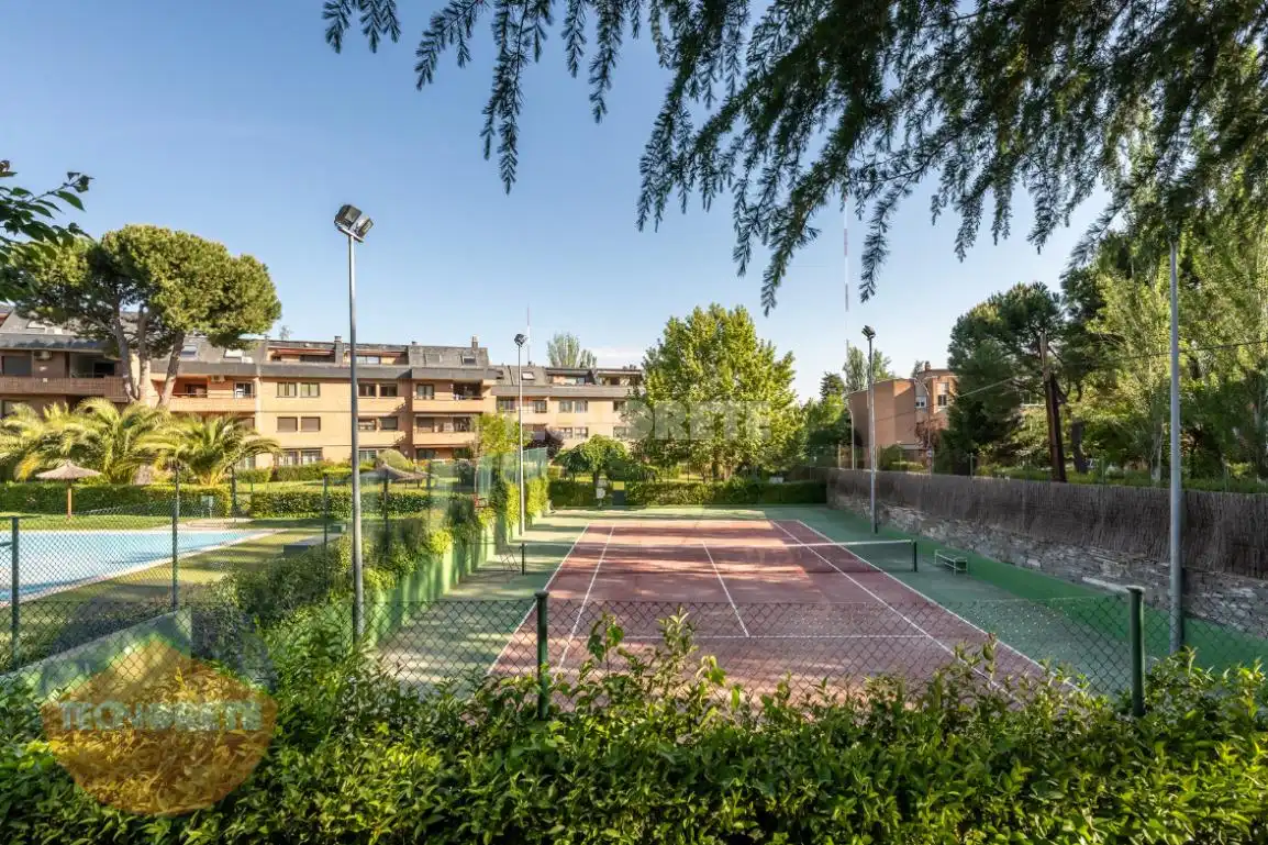 Vista exterior de Pis de lloguer en Majadahonda amb Aire condicionat, Calefacció i Terrassa