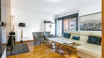 Sala d'estar de Àtic en venda en Las Rozas de Madrid amb Aire condicionat i Terrassa