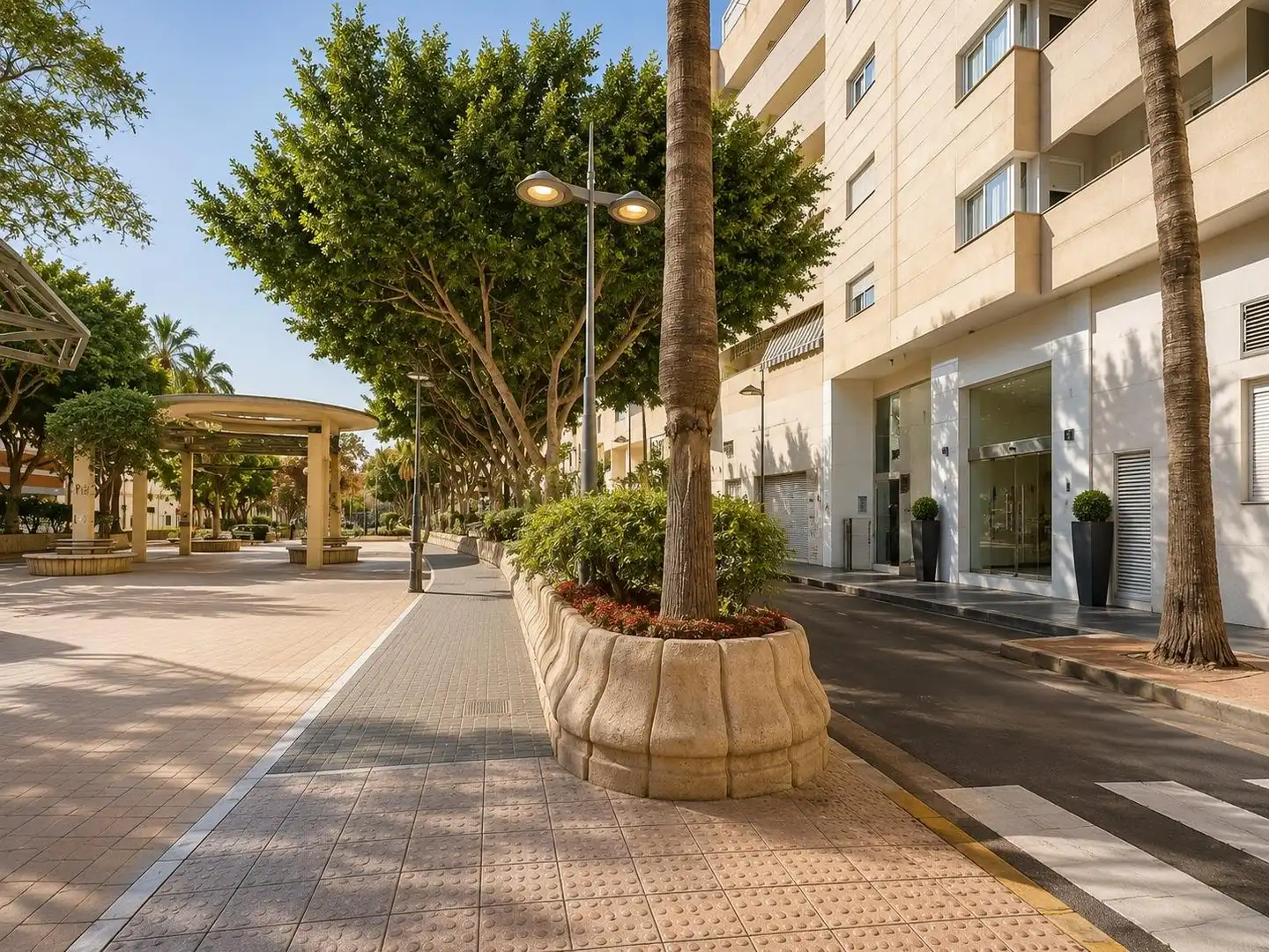 Vista exterior de Pis en venda en Almería amb Aire condicionat i Moblat