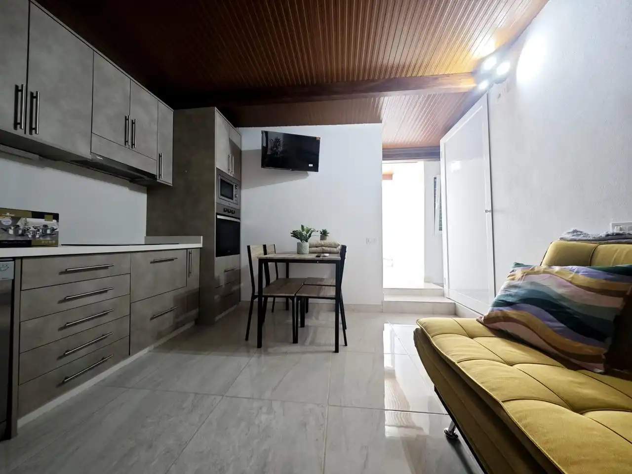 Exterior view of Flat for rent in San Bartolomé de Tirajana  with Air Conditioner, Terrace and Furnished