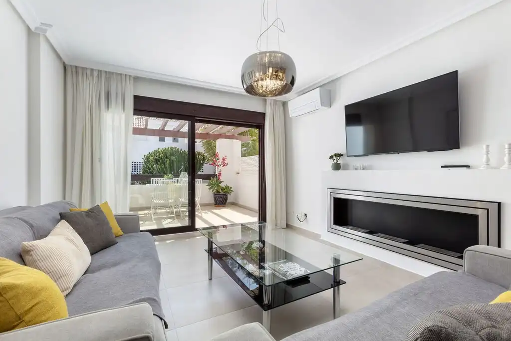 Home with pool for sale in Nueva Andalucía, imagen 4