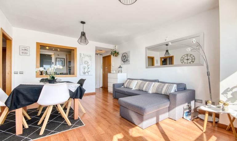 Sala d'estar de Apartament en venda en Empuriabrava amb Aire condicionat, Calefacció i Moblat