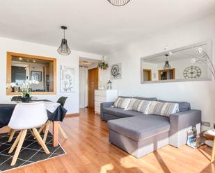 Sala d'estar de Apartament en venda en Empuriabrava amb Aire condicionat, Calefacció i Moblat