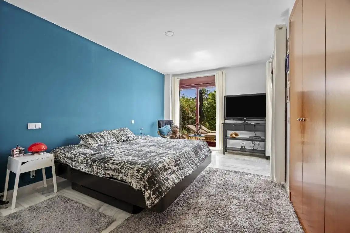 Bedroom of Houses for sale in Benahavís  with Air Conditioner, Heating and Private garden