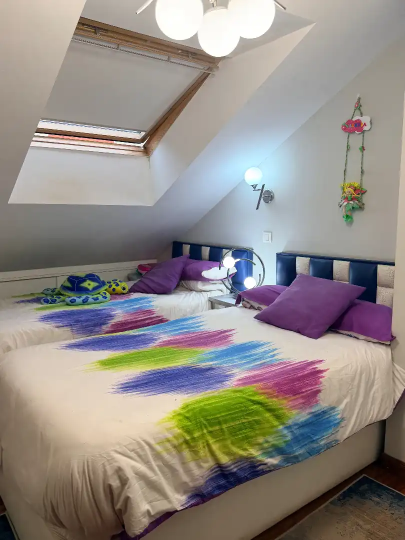 Habitación de Dúplex en venta en Torrelavega  con Calefacción, Parquet y Trastero