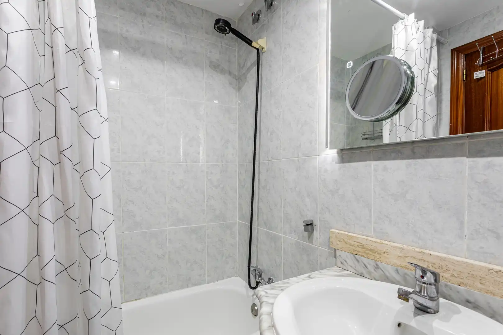 Bathroom of Flat for sale in Vilamarxant, Valencia