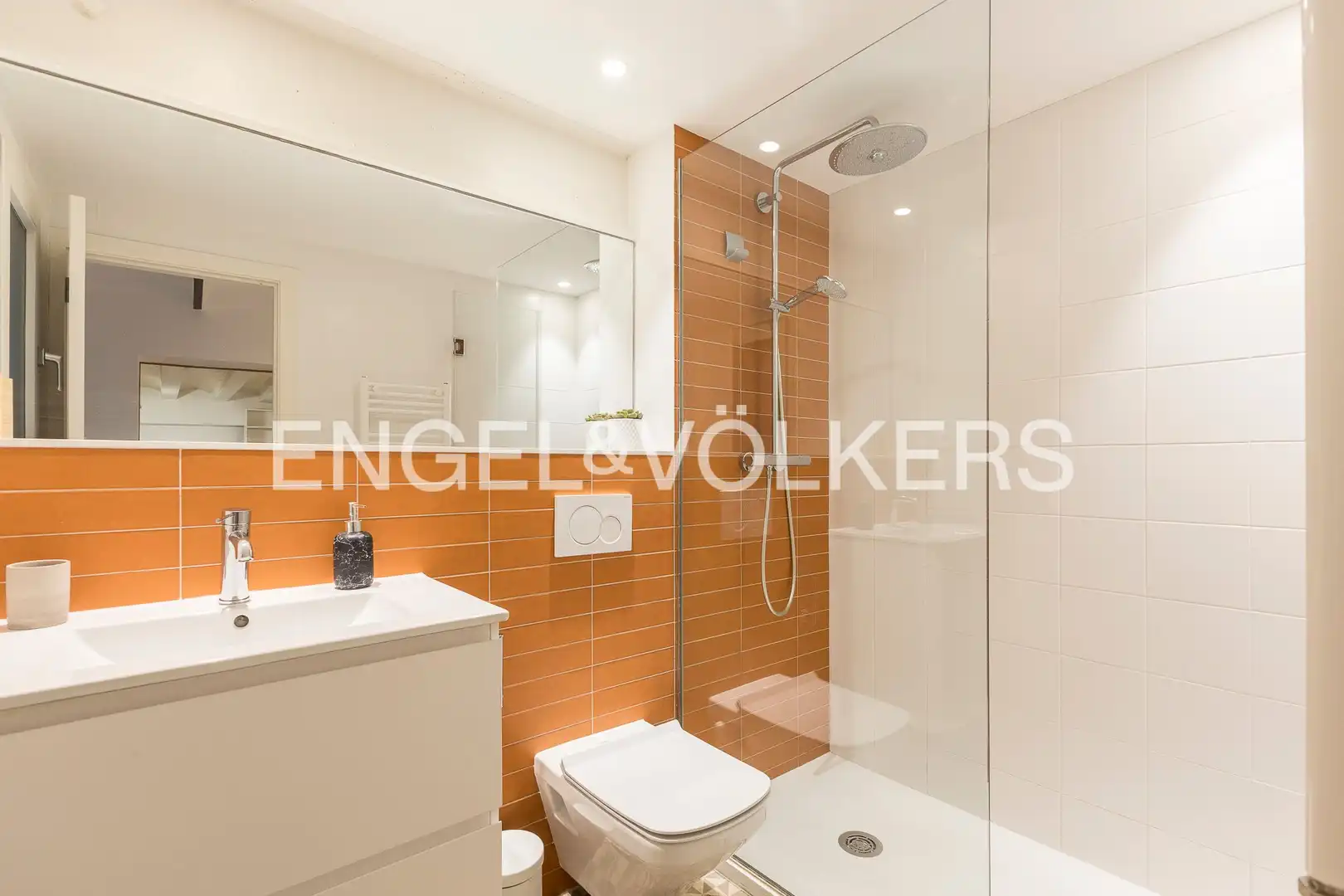 Baño de Piso en venta en Barcelona con Aire acondicionado, Calefacción y Terraza