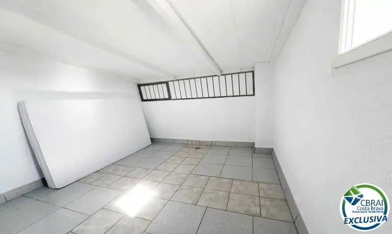 Casa adosada en venda en Empuriabrava amb Jardí privat i Moblat