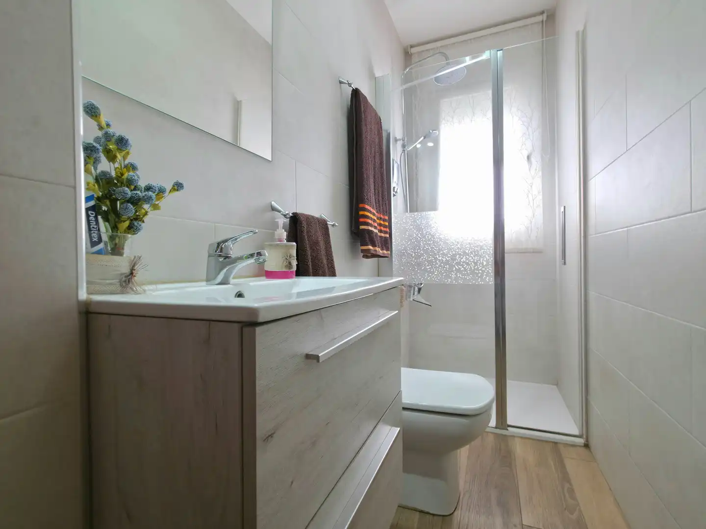 Baño de Casa o chalet en venta en Sant Vicenç Dels Horts con Aire acondicionado, Calefacción y Jardín privado