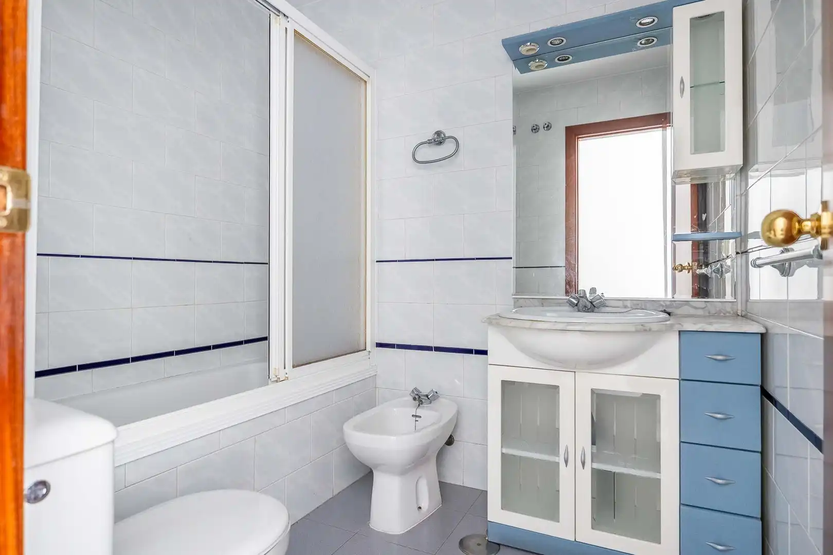 Baño de Piso en venta en Alcalá de Guadaira con Aire acondicionado, Terraza y Balcón