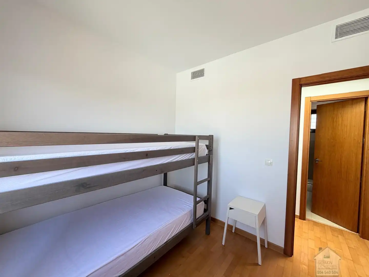 Habitación de Casa o chalet de alquiler en Montequinto con Aire acondicionado, Parquet y Terraza