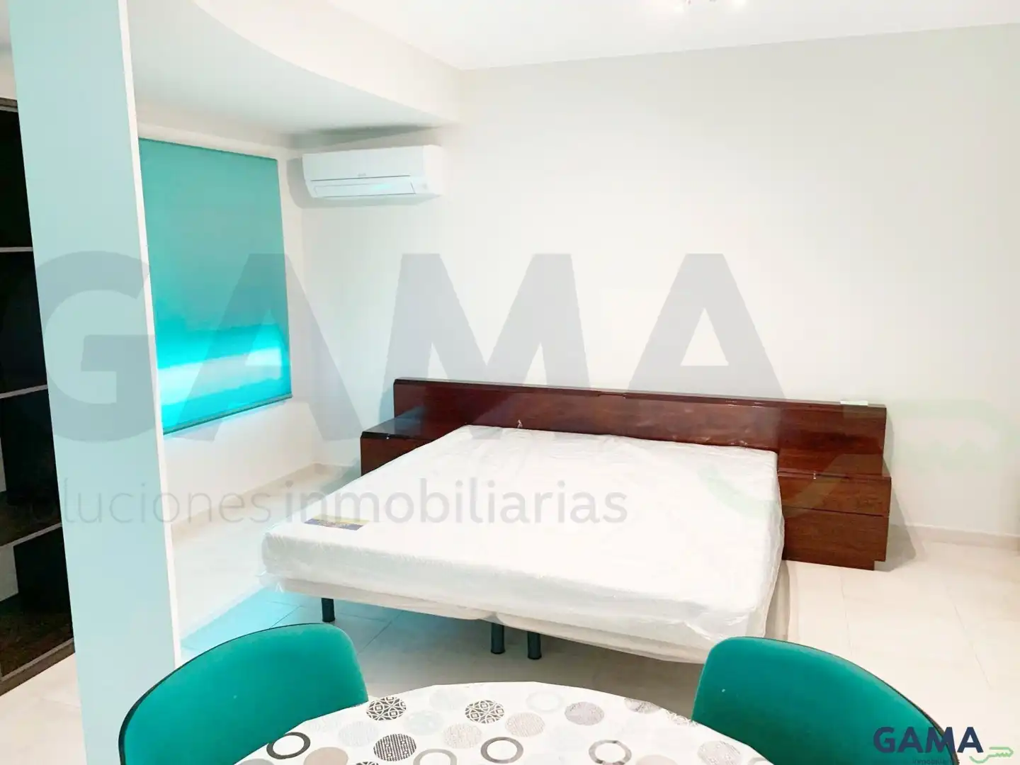 Dormitori de Apartament de lloguer en Alzira amb Aire condicionat i Moblat