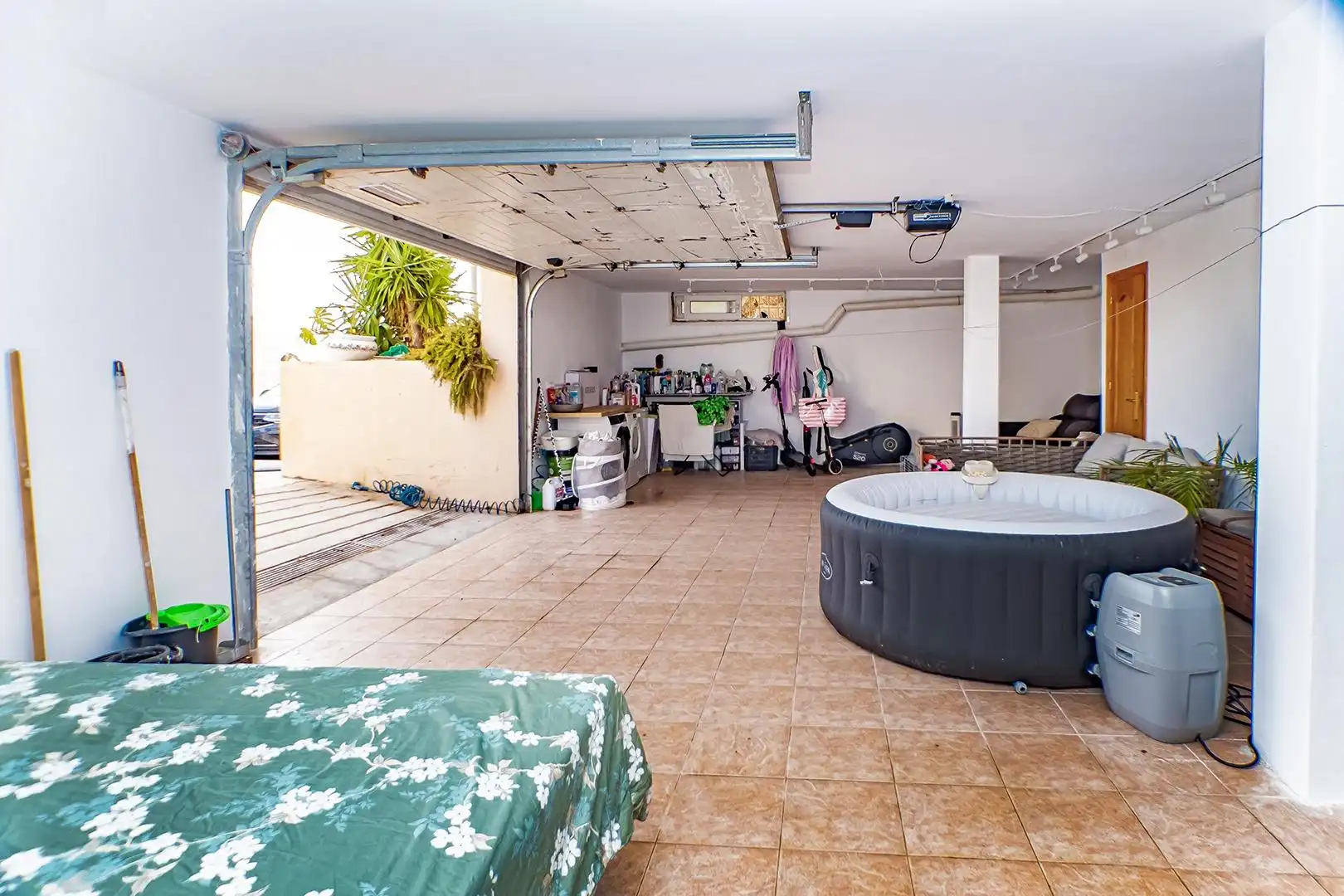 Casa adosada en venda en Vícar amb Aire condicionat, Calefacció i Jardí privat