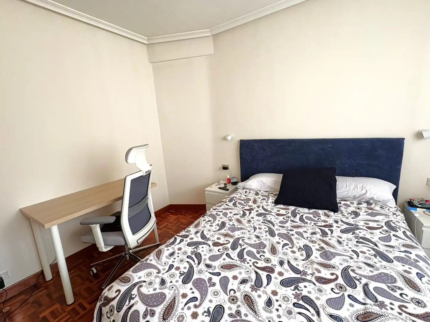 Bedroom of Flat for rent in Oviedo   with Heating and Furnished