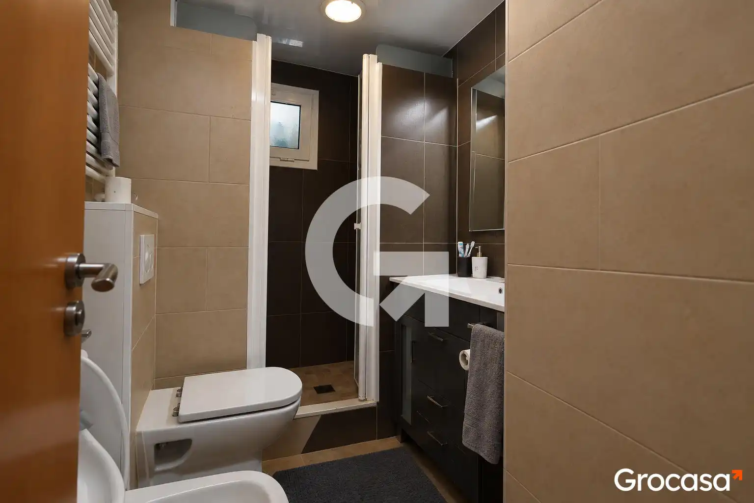 Bathroom of Flat for sale in Sant Boi de Llobregat  with Air Conditioner, Heating and Oven