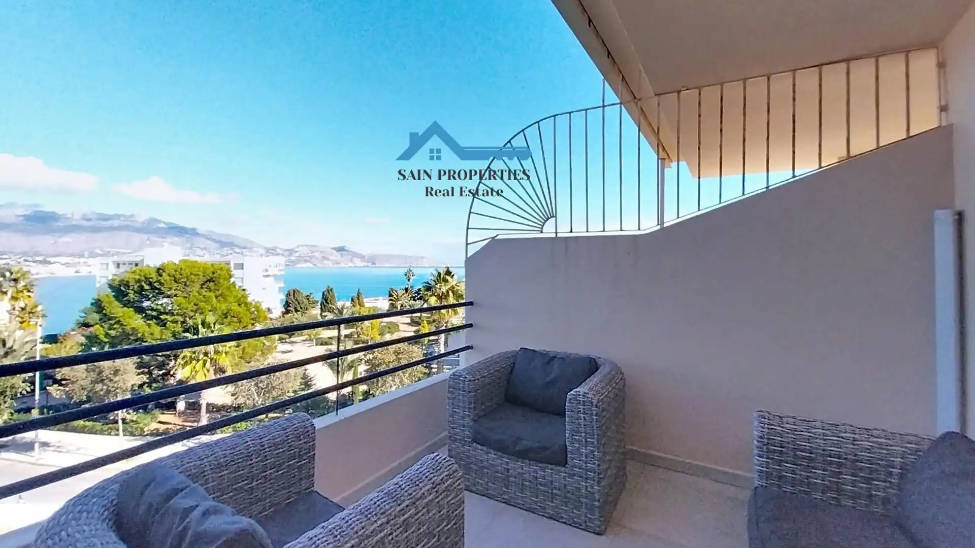 Vista exterior de Ático en venta en L'Alfàs del Pi con Aire acondicionado, Jardín privado y Terraza