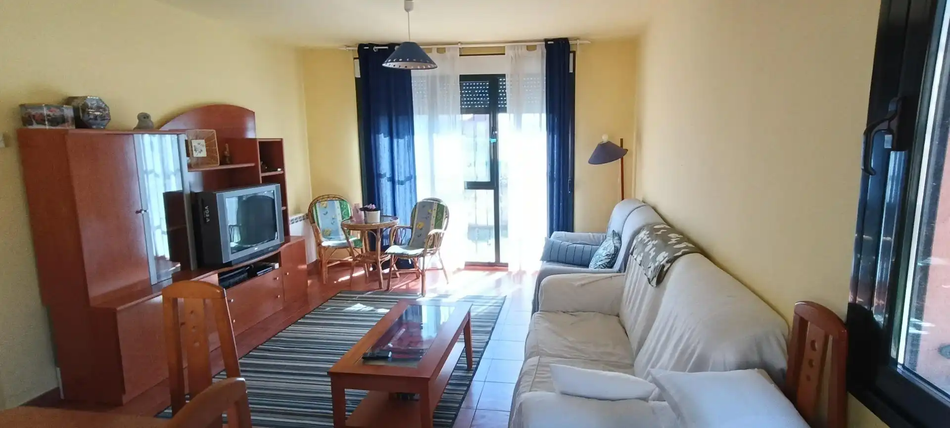 Wohnzimmer von Einfamilien-Reihenhaus zum Verkauf in Cogollos mit Heizung und Privatgarten