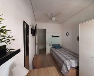 Bedroom of Flat to share in  Valencia Capital  with Air Conditioner and Terrace