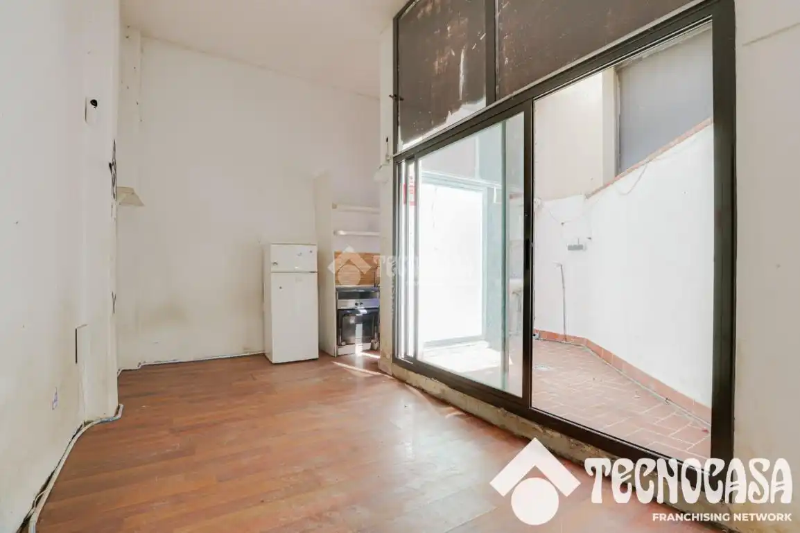 Bedroom of Buildings for sale in Barcelona