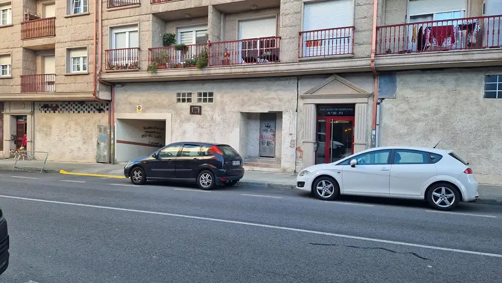 Gewerbefläche zum Verkauf in Avenida de Barraña 31