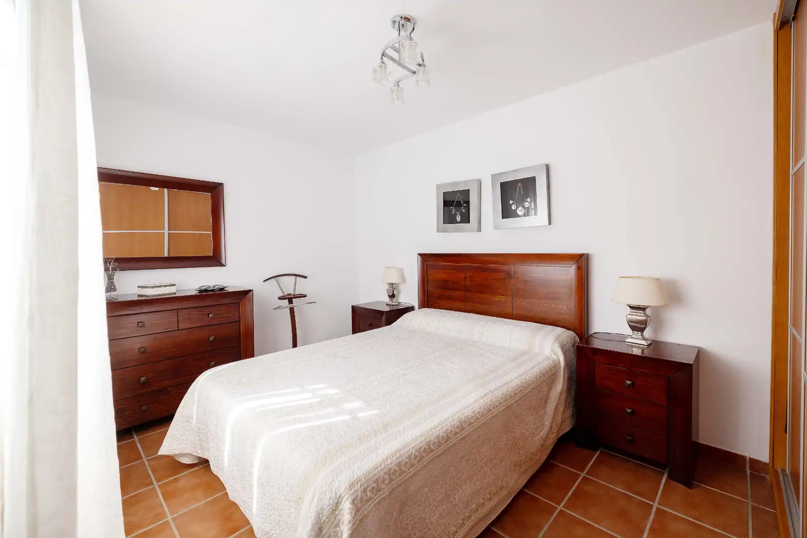 Dormitori de Casa o xalet en venda en Málaga amb Aire condicionat, Calefacció i Jardí privat