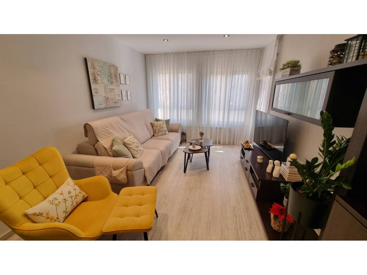 Living room of Flat for sale in Granollers  with Air Conditioner, Heating and Terrace