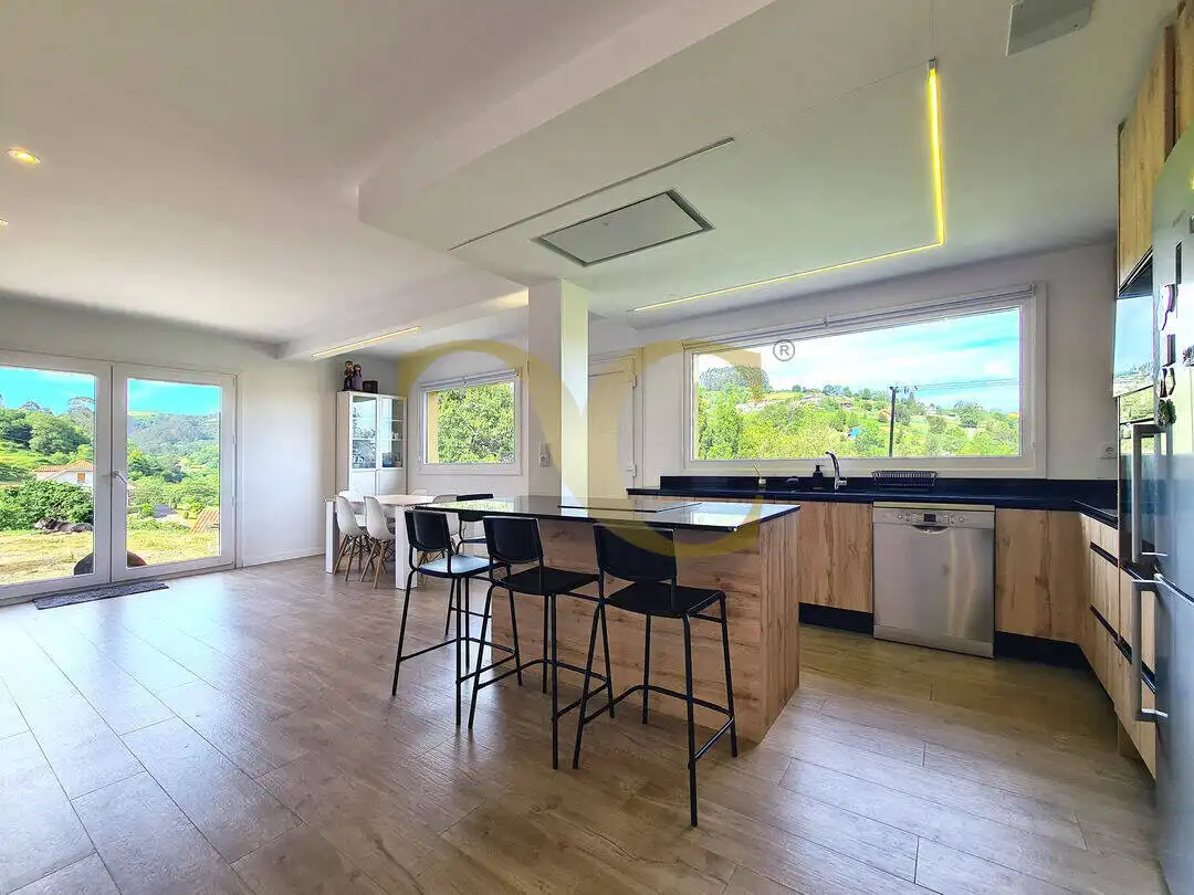 Cocina de Casa o chalet en venta en Gijón  con Calefacción, Jardín privado y Balcón