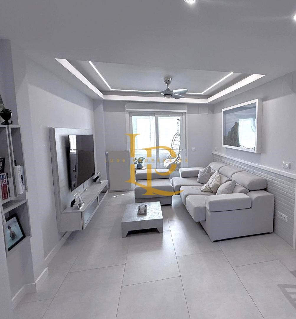 Living room of Flat for sale in  Madrid Capital  with Air Conditioner, Heating and Terrace