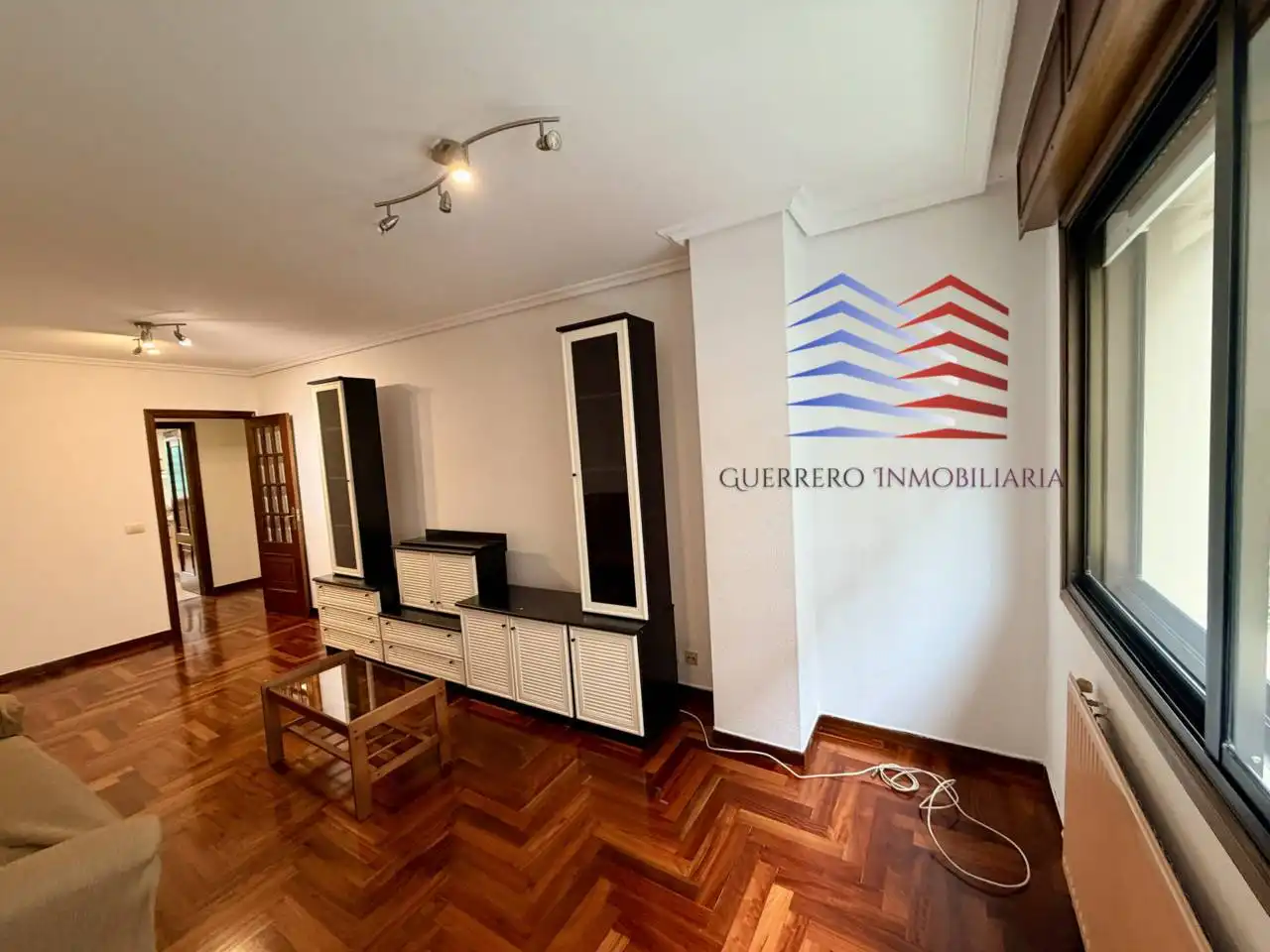 Sala de estar de Piso de alquiler en Vigo  con Calefacción, Parquet y Terraza