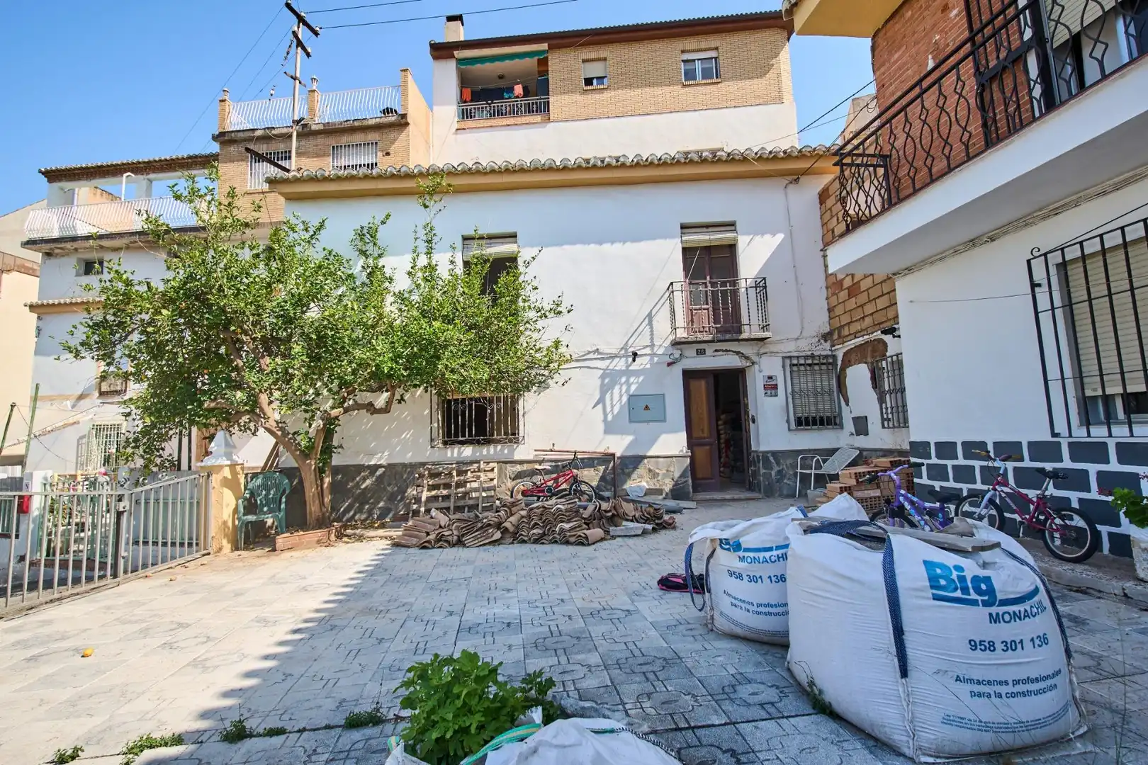 Adossat amb jardí en venda a GRANADA 26