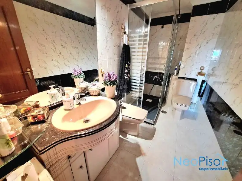 Baño de Piso en venta en Alcorcón con Terraza