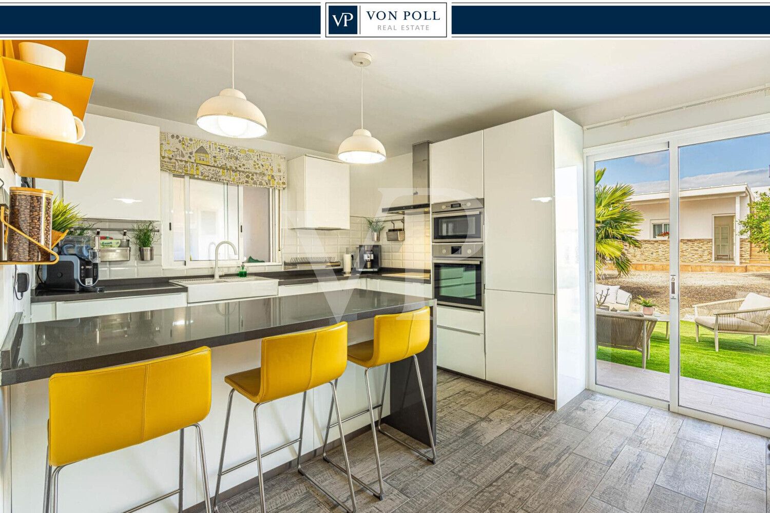 Cuina de Casa o xalet en venda en Arico amb Aire condicionat, Jardí privat i Terrassa