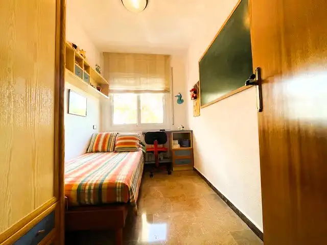 Schlafzimmer von Einfamilien-Reihenhaus zum Verkauf in Badalona mit Heizung, Terrasse und Balkon