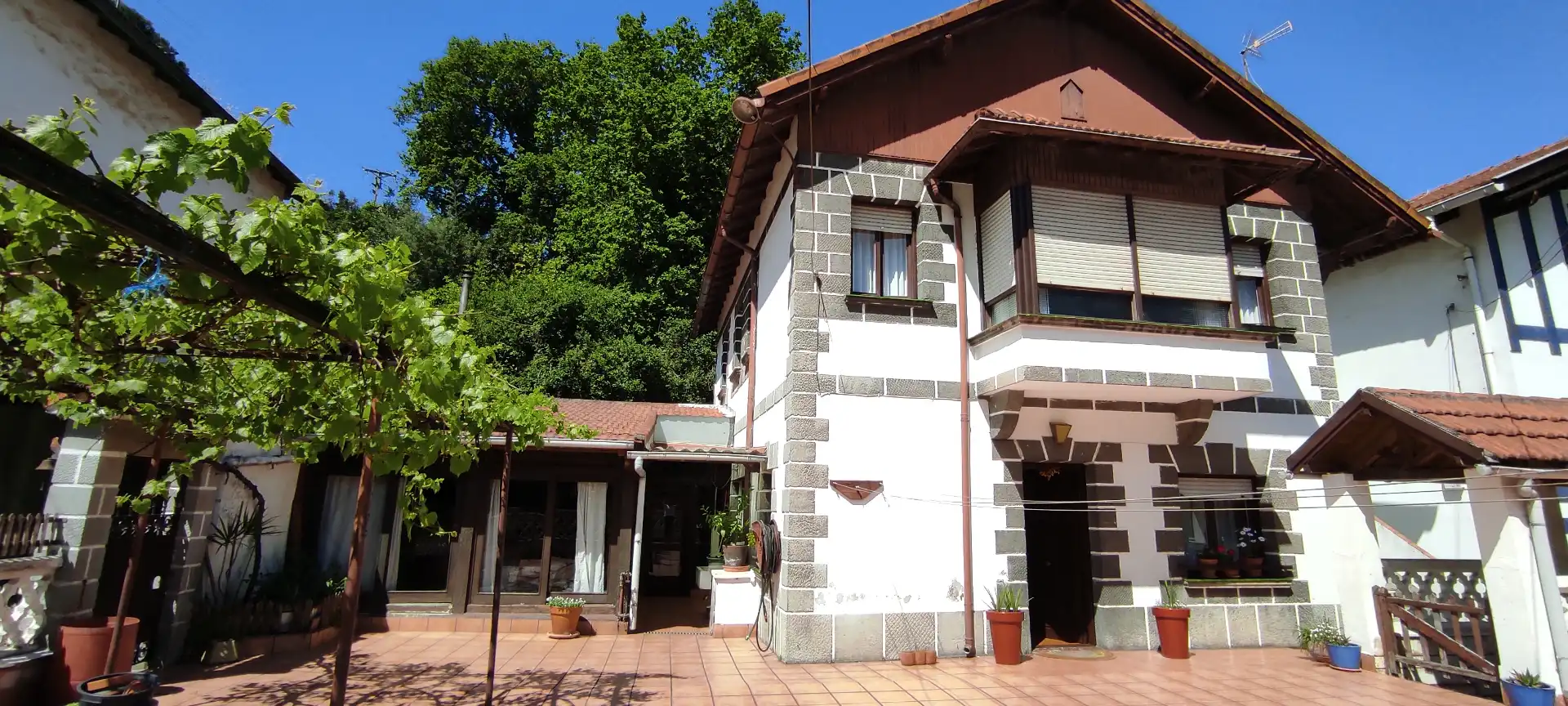 Exterior view of Houses for sale in Valle de Trápaga-Trapagaran  with Heating, Terrace and Storage room