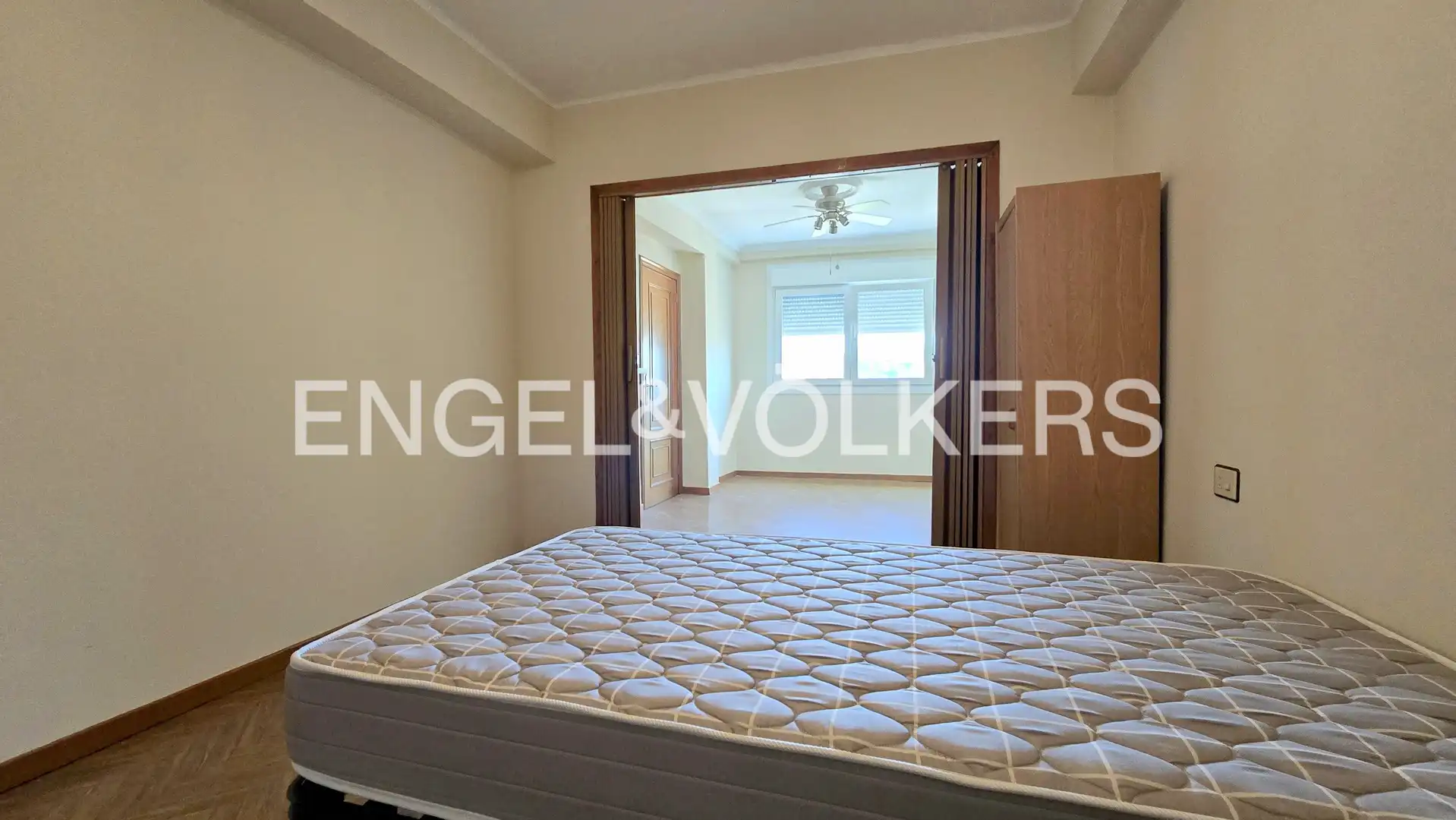 Habitación de Piso en venta en Vigo  con Calefacción y Balcón