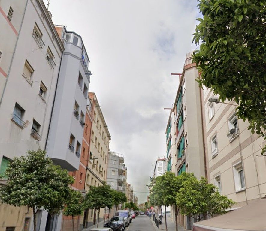 Vista exterior de Piso en venta en L'Hospitalet de Llobregat