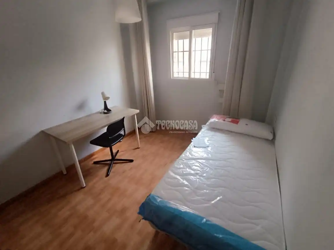 Habitación de Piso de alquiler en Sevilla con Aire acondicionado, Terraza y Balcón