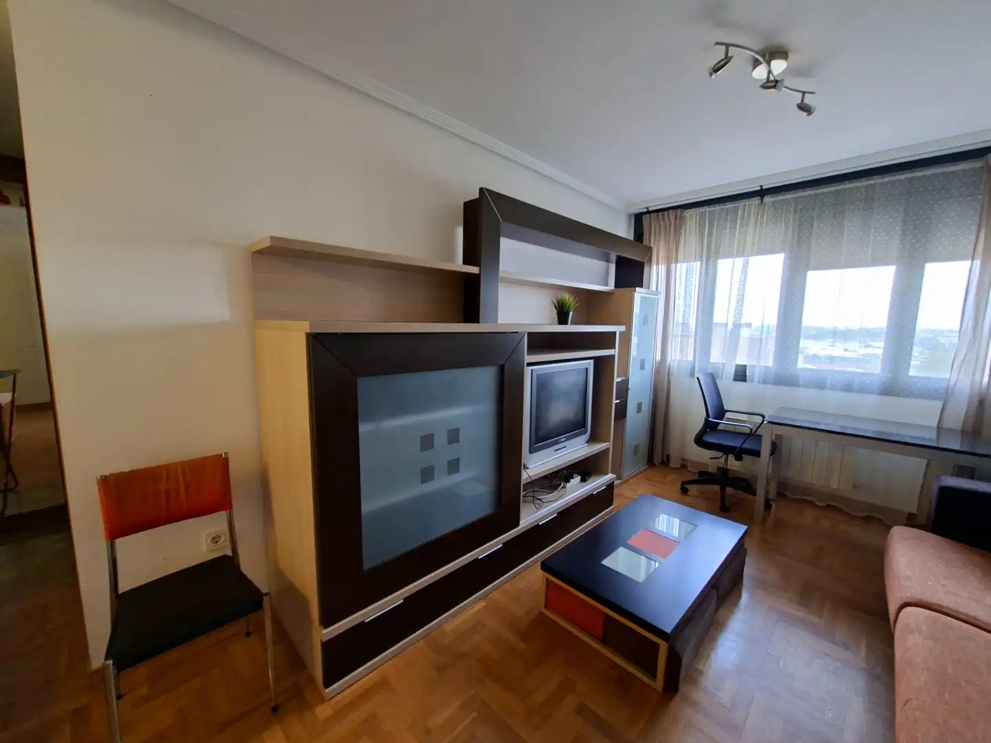 Living room of Apartments for rent in Avilés  with Heating, Parquet flooring and Furnished