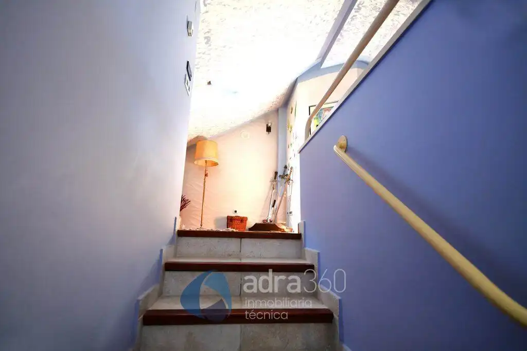 Casa adosada en venta en Lardero con Calefacción, Terraza y Trastero