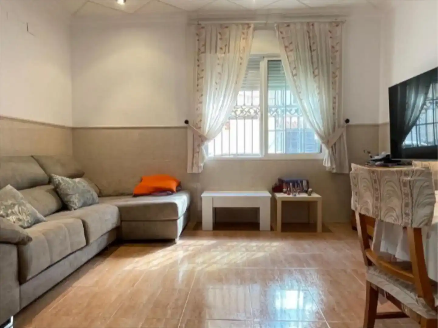Sala d'estar de Casa o xalet en venda en Cox amb Balcó