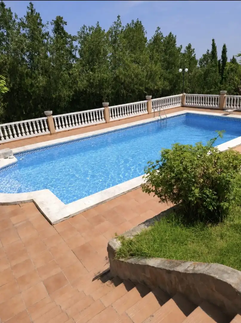 Swimming pool of Houses for rent in Picassent  with Heating, Private garden and Parquet flooring