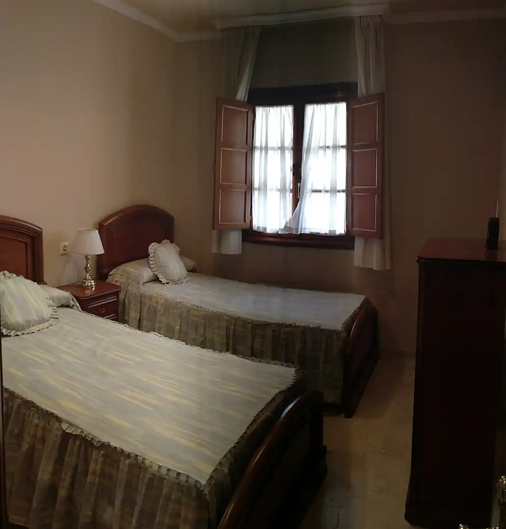 Bedroom of Flat for rent in Sevilla  with Air Conditioner, Heating and Furnished